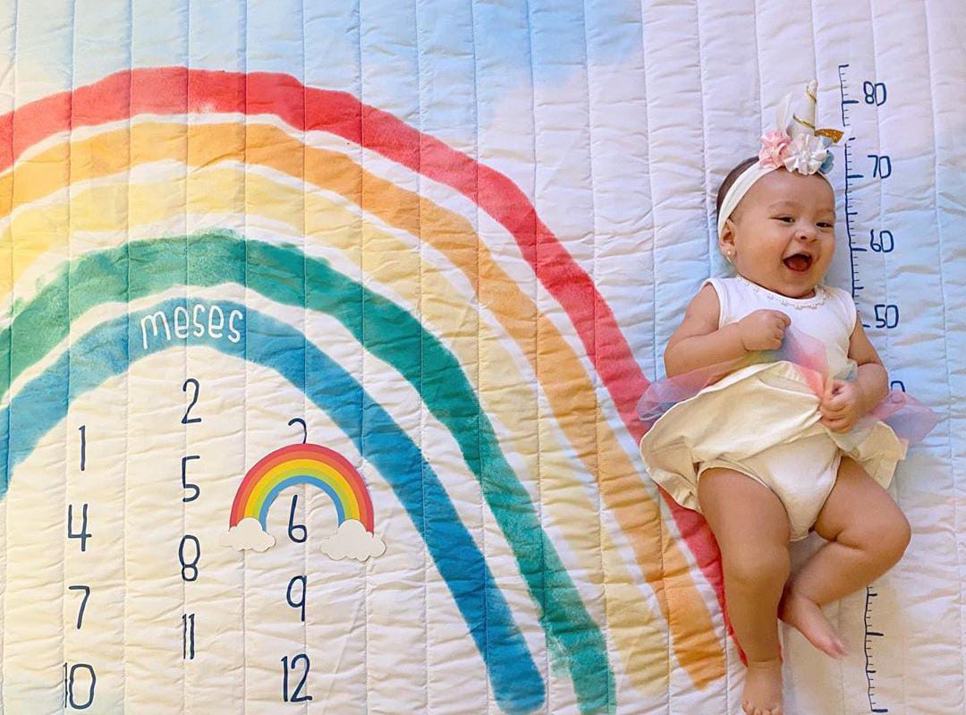 Detalhes de cenário para bebê arco-íris