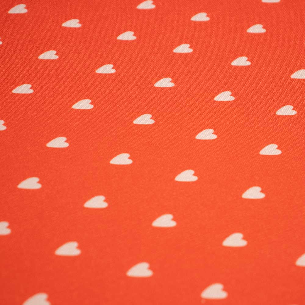 assento de alimentação elevação e cinto laranja estampa coração tema amore