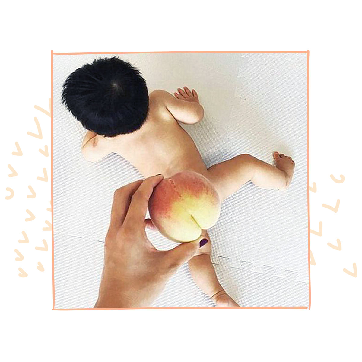 Fotos criativas para fazer em casa com o bebê — composição com frutas 4