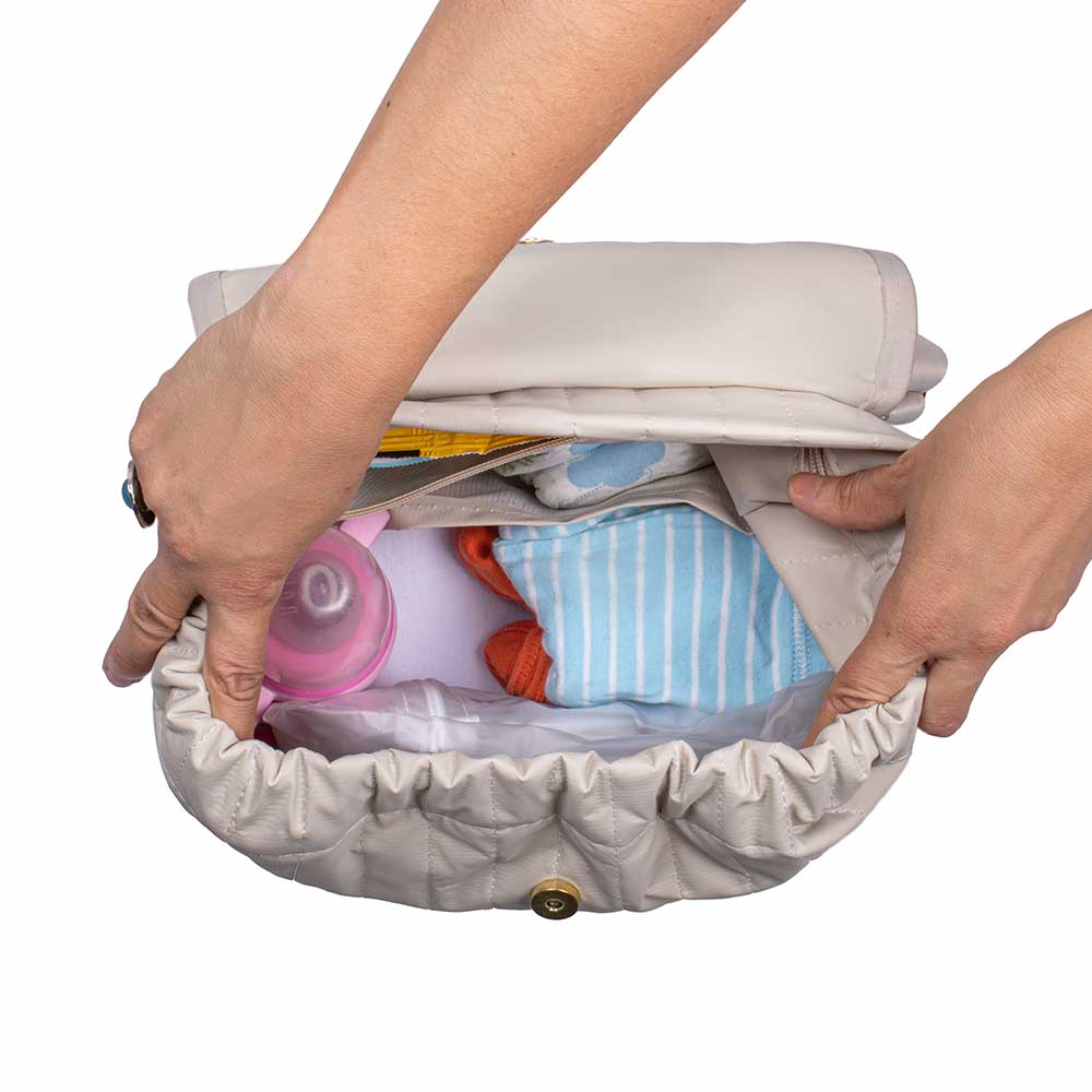 Mochila Maternidade Coleção Cores - Creme e Verde - Imagem 4