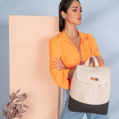 Mochila Maternidade Coleção Cores - Creme e Preto