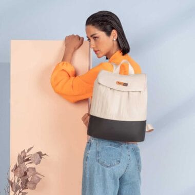 Mochila Maternidade Coleção Cores - Creme e Preto