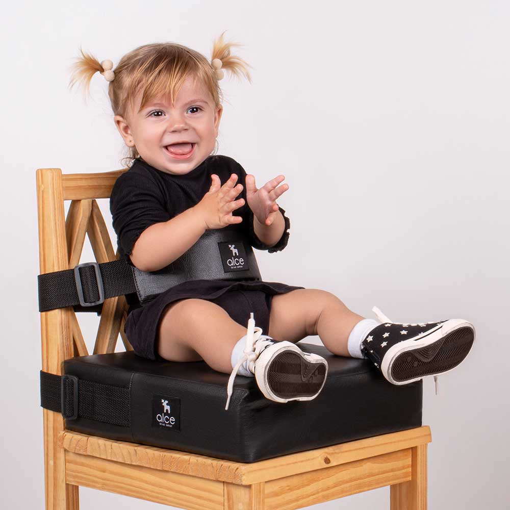 Assento de Alimentação Quadrado e Cinto Preto