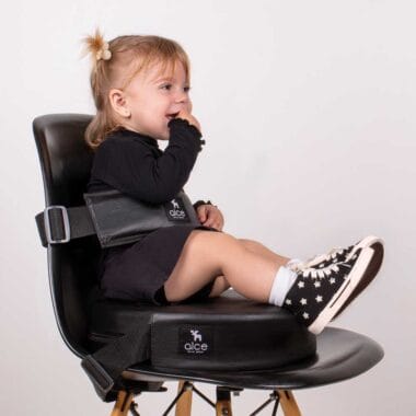 Assento de Alimentação Redondo e Cinto Preto