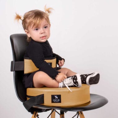 Assento De Alimentação Redondo E Cinto Mostarda