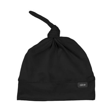 Encante-se com a Touca Nozinho da Coleção Mamãe e Bebê da Usealce, um acessório essencial que combina conforto, estilo e proteção para os primeiros dias do seu bebê. Feita com tecidos suaves e seguros, esta touca é perfeita para a pele delicada dos recém-nascidos, oferecendo um toque leve e macio.