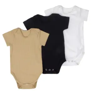 Sem dúvidas o Trio Body Essencial é uma daquelas pecinhas deliciosas de usar e ideal para o dia a dia do bebê: confortável, prático e feito para durar.